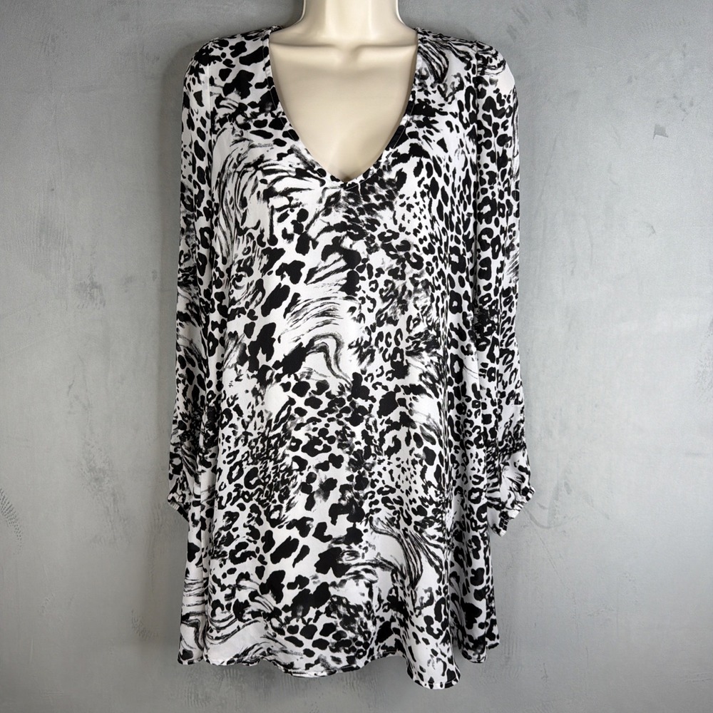Rubber Ducky Productions Tunic Top Womens M Animal Print V Neck Flowy